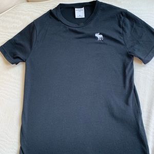 Abercrombie kids T-shirt v neck.